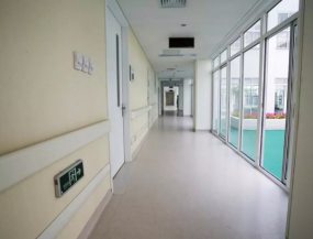 医院塑胶地板的优势是什么?